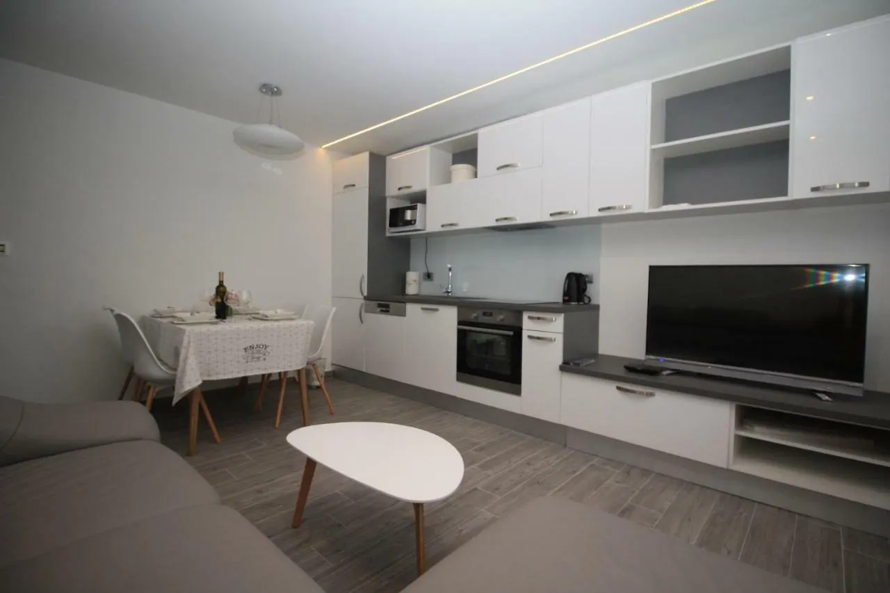 Central Beach Apartment Split